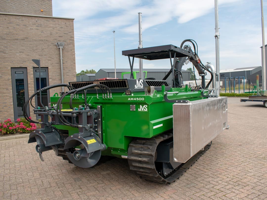 imgi_8_Amfibie-AM4500-04