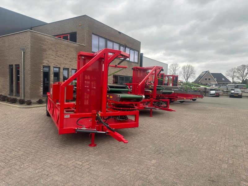 imgi_4_Oogstmachine-Getrokken-01