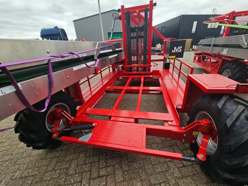 imgi_5_Oogstmachine-Getrokken-02