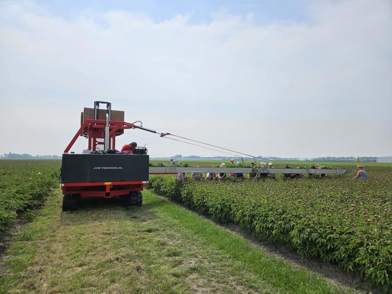 imgi_8_Oogstmachine-zeflrijdend-04-1